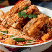 H1. Curry Fish Head Noodle 咖喱鱼头粉