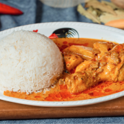 R5. Curry Chicken &amp; Potato With Steam Rice 咖喱鸡马铃薯配白饭